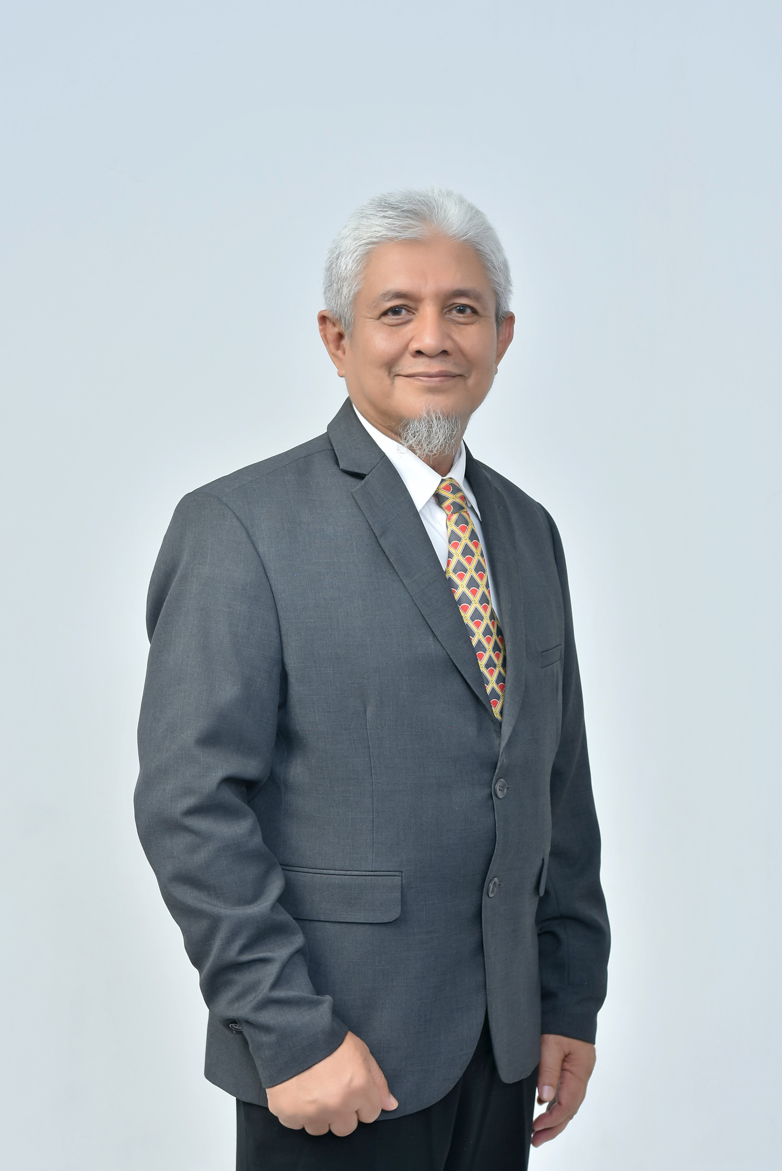Foto Prof. Dr .Ir. Novizar, M.Si.